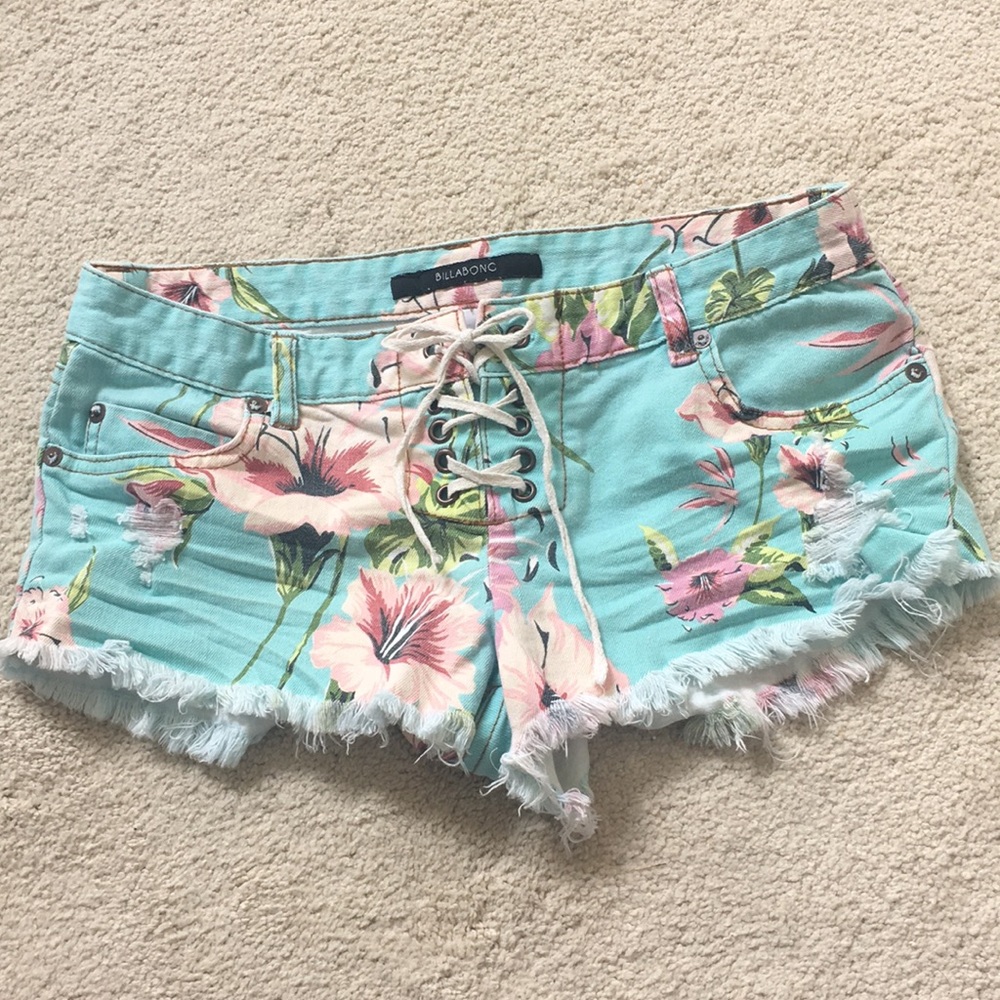 Floral Lace up Billabong Short
